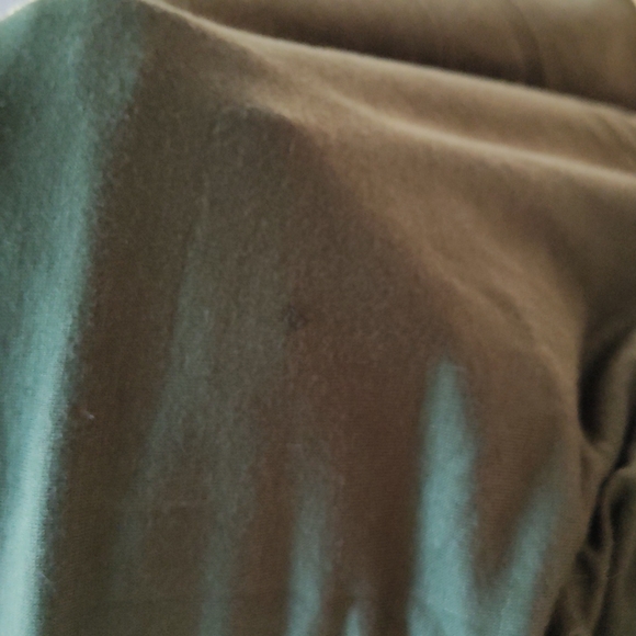 💮TOBI | MUSCLE TANK| OLIVE GREEN | PLUNGING-DEEP V - Picture 2 of 4